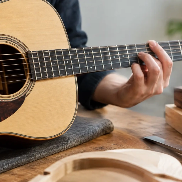 Top Guitar Features for Fingerstyle Comfort
